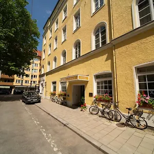 Carlton Hotel